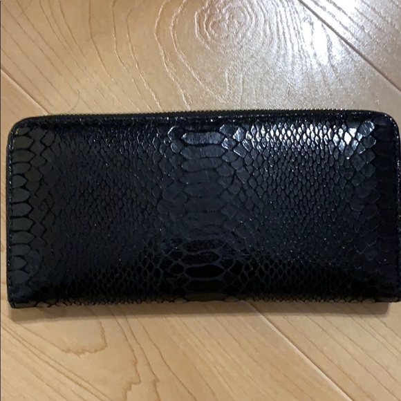 Michael Kors Python-embossed Continental Wallet - Picture 4 of 5